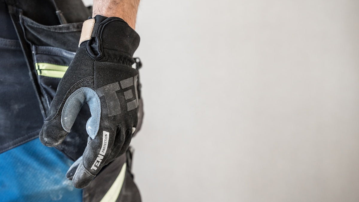 How to Choose the Right Safety Gloves for the Job